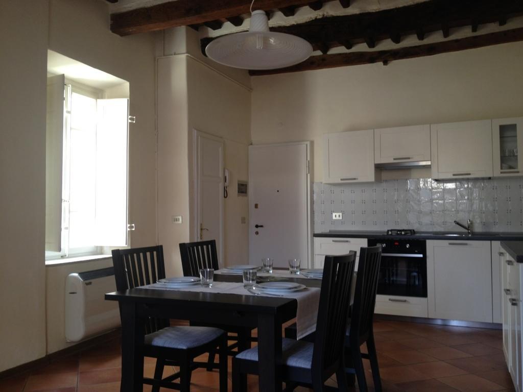 La Rondine Apartment Lucca Ruang foto