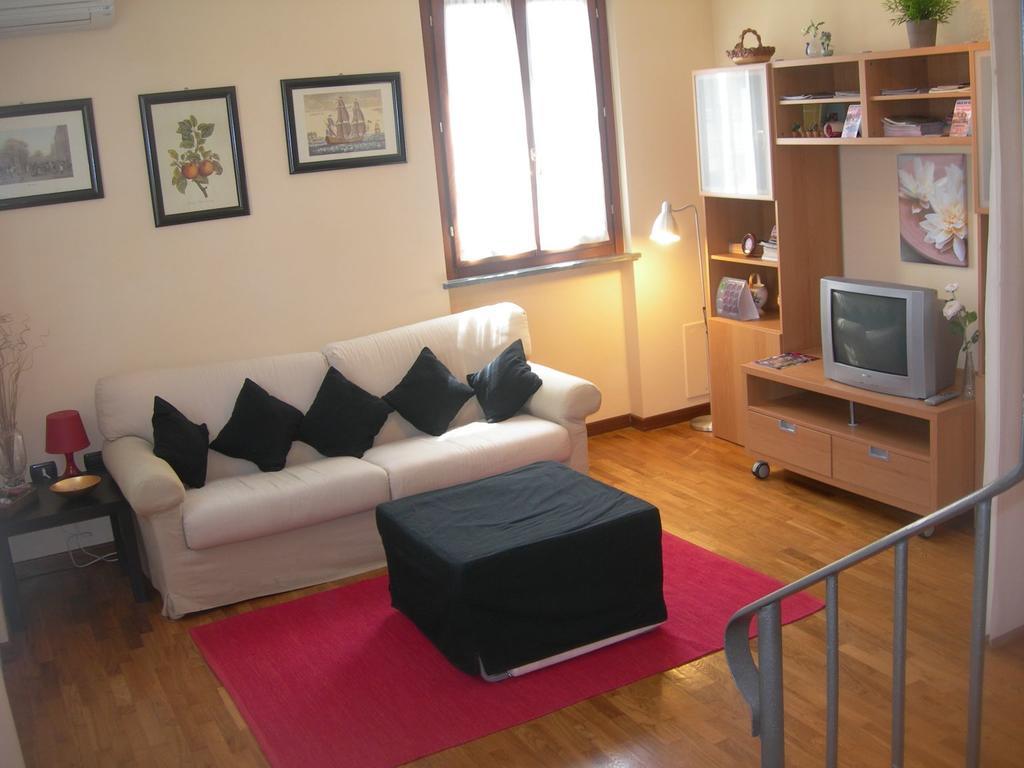 La Rondine Apartment Lucca Bagian luar foto