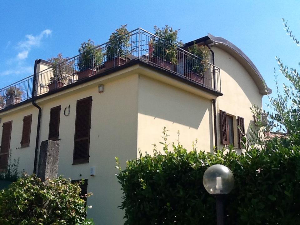 La Rondine Apartment Lucca Bagian luar foto