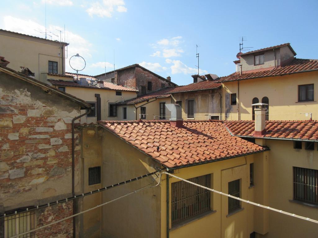 La Rondine Apartment Lucca Bagian luar foto