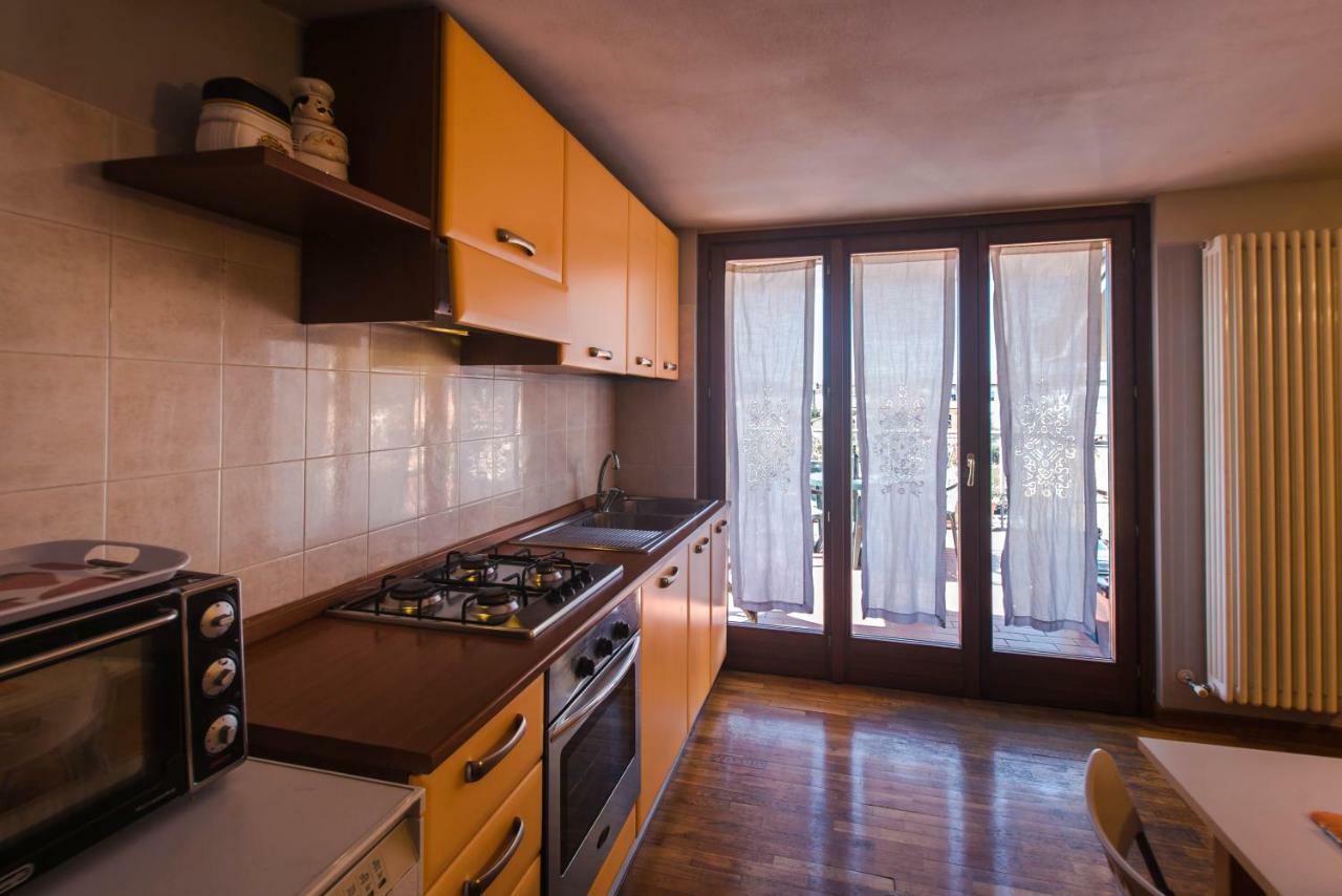 La Rondine Apartment Lucca Bagian luar foto